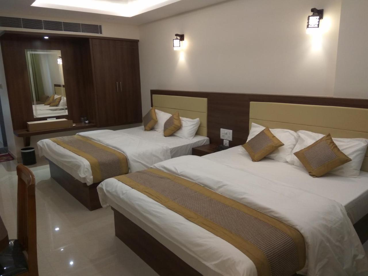 Hotel Ambika International Byndoor Bainduru Exterior photo
