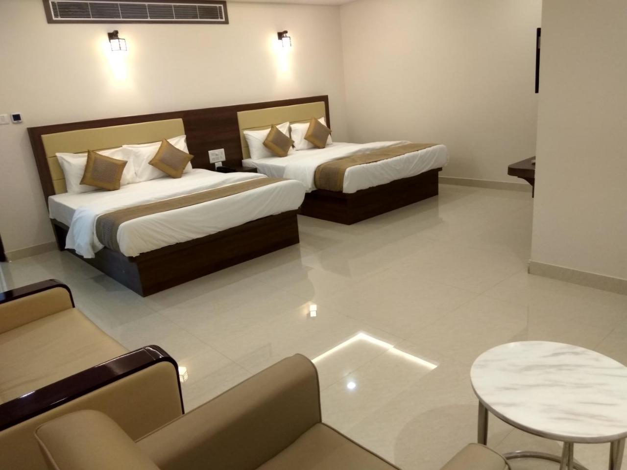 Hotel Ambika International Byndoor Bainduru Exterior photo