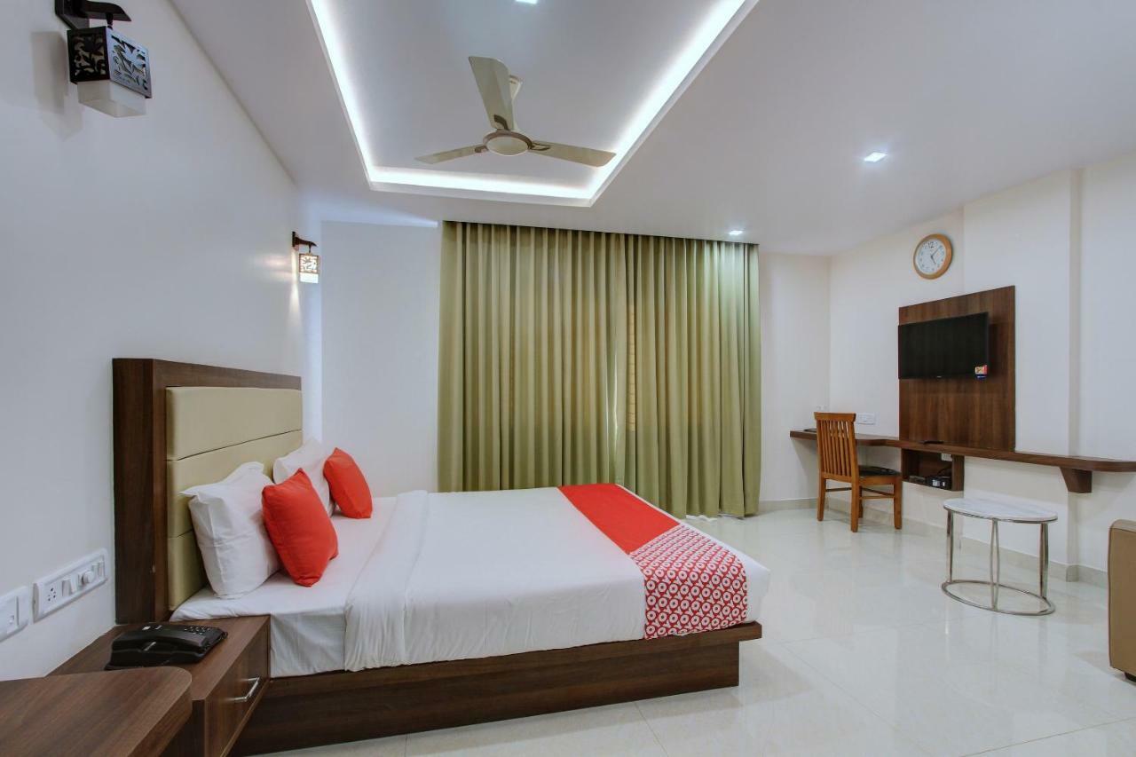 Hotel Ambika International Byndoor Bainduru Exterior photo